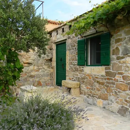 Lavender Alpesi faház